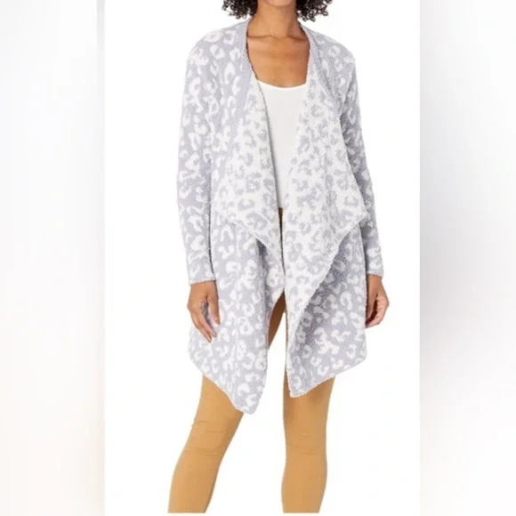 UGG Phoebe Cardigan Wrap Cloudy 
Grey/Lavender Leopard
COZY!
Very Good condition - Picture 6 of 6